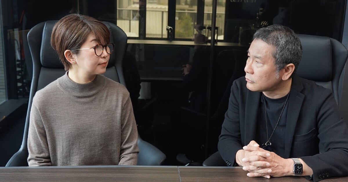 写真：（左から）田尻氏と佐々木氏が対談している様子