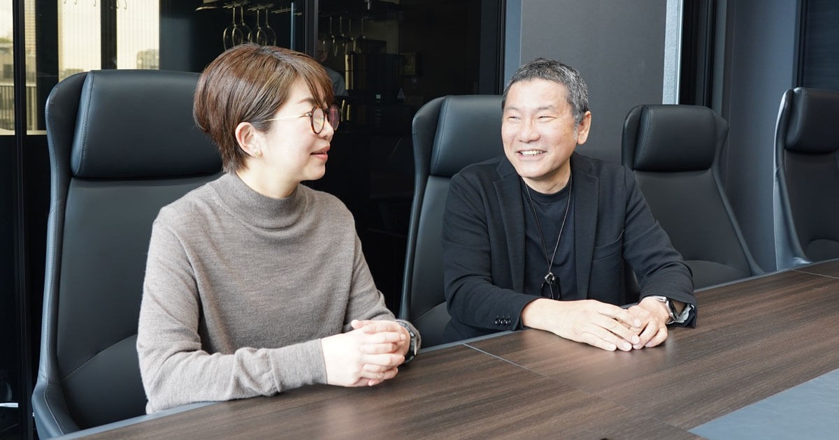 写真：（左から）田尻氏と佐々木氏が対談している様子