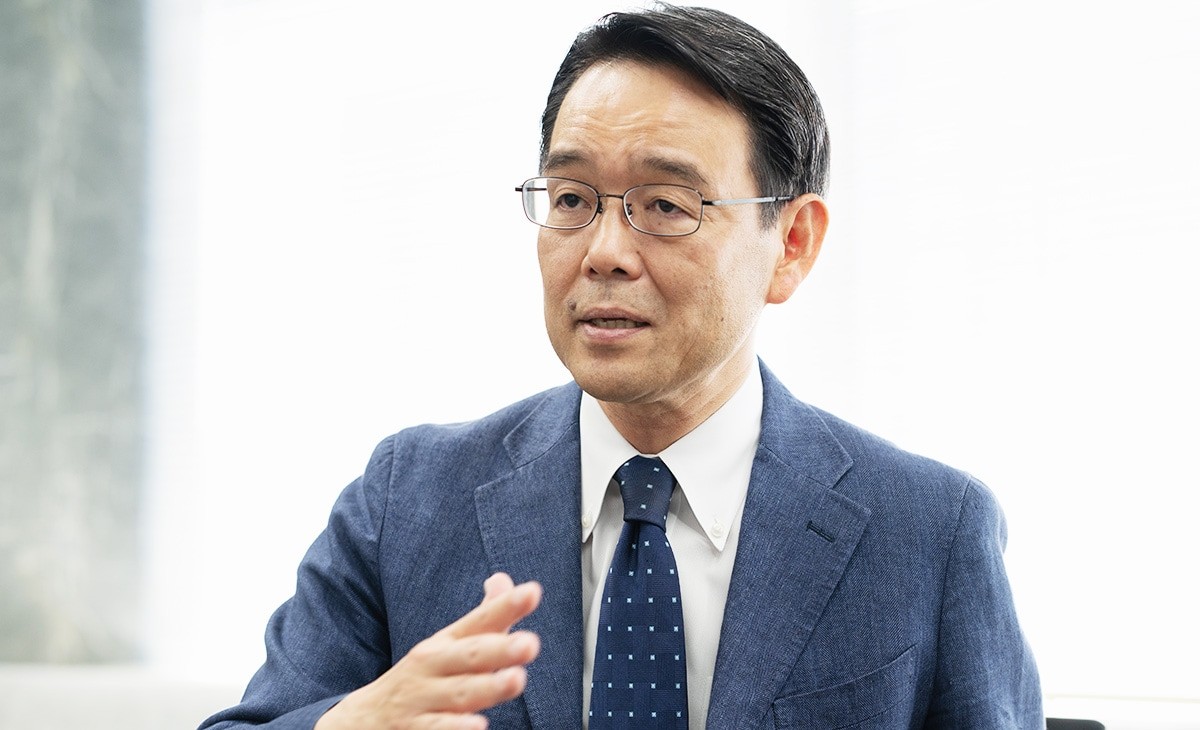 写真：氣賀氏が話す様子