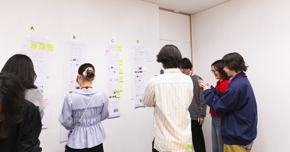 写真：グループごとに作成したパズルを最後に貼り出した様子