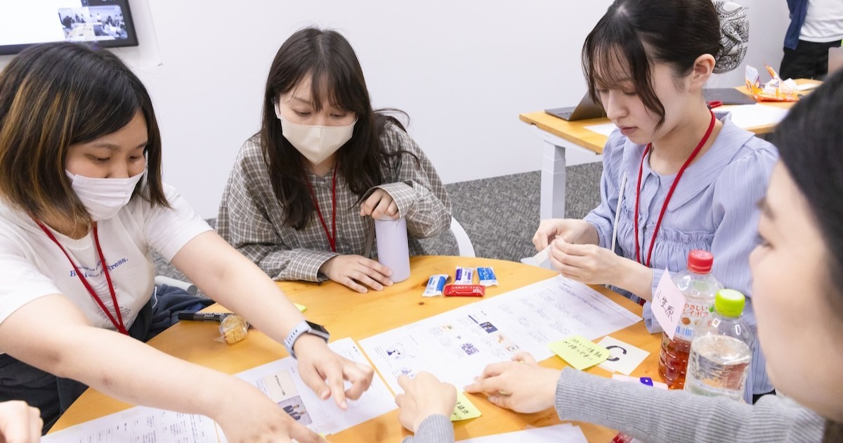 写真：普段接点の無い他社のメンバーとも議論が盛り上がった様子2