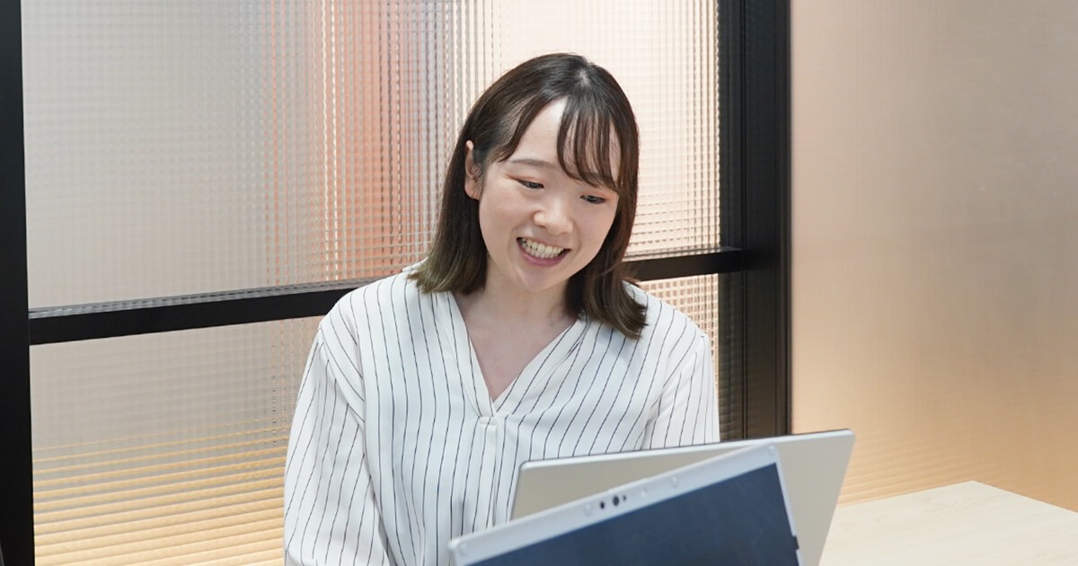 佐藤（プロジェクトマネージャー）が話す様子
