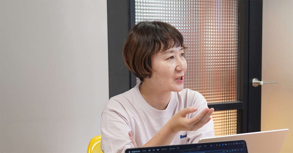 写真：森が話す様子2